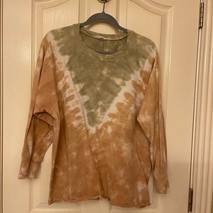 Women’s tie dyed sweatshirt